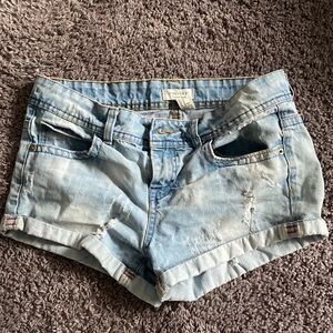 Super cute forever 21 jean shorts